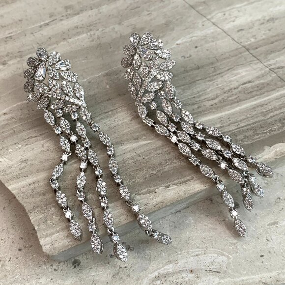 NEW~ Anthropologie SHASHI "Fleurir Drop" Pavé Crystal Fringe & Flower Earrings - Picture 4 of 15